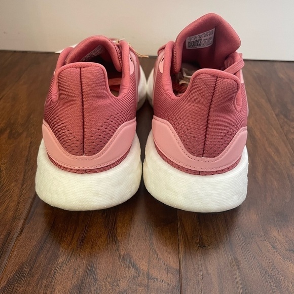 NWT Adidas Pureboost 22 W Sneaker - Picture 4 of 6